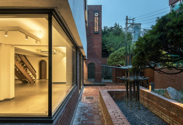 한국 추상 조각의 거장, 최만린 미술관의 전경